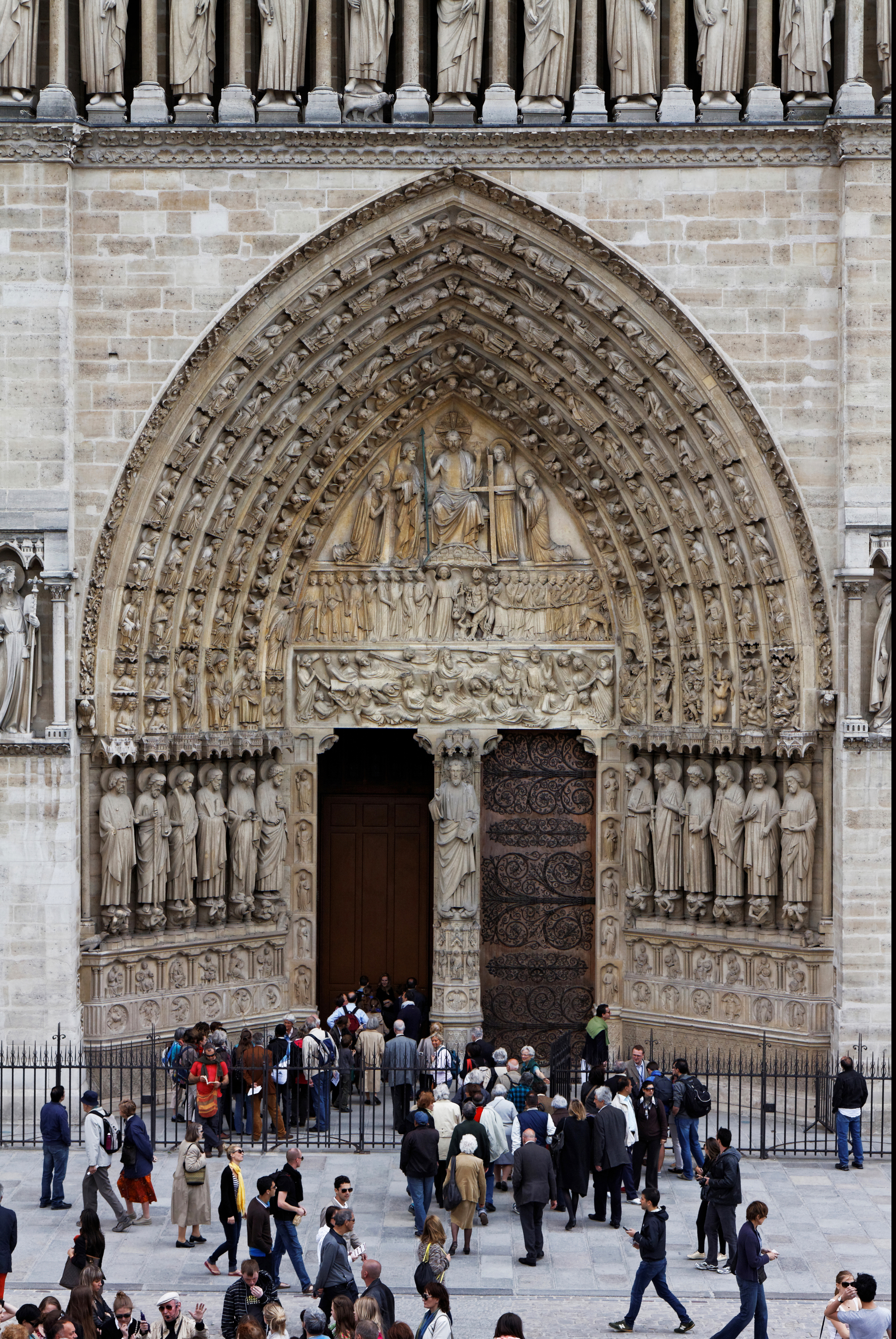 巴黎聖母院門前最後審判雕刻。（圖／翻攝自WIKI）